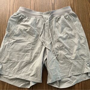 Lululemon Men's Light Gray Shorts size Small